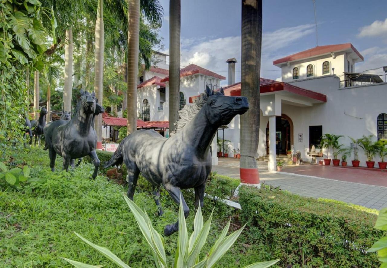 Khanvel Resort Silvassa Exterior photo