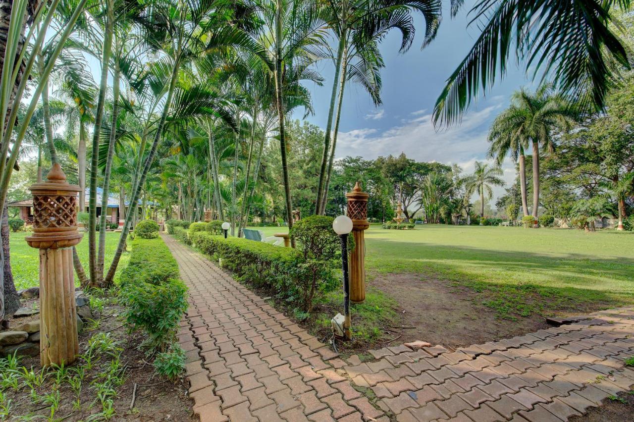 Khanvel Resort Silvassa Exterior photo